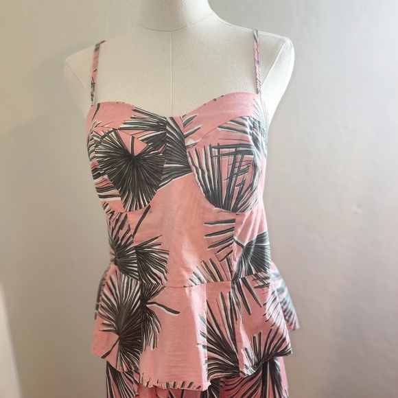 A New Day two-piece outfit - Picture 2 of 3